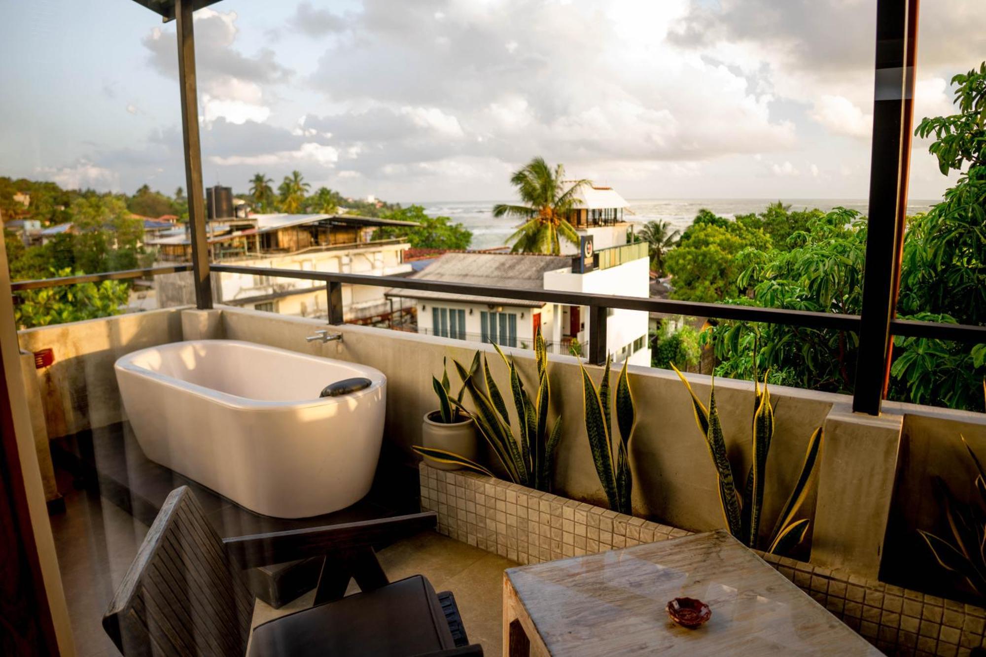 Hotel Bay Watch Unawatuna Exterior photo